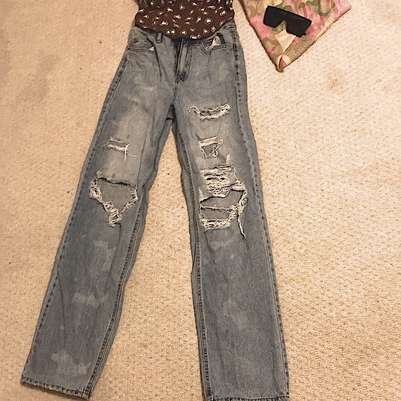 Straight leg ripped blue jeans in size 24! A zipper used to do it up! - Picture 1 of 1